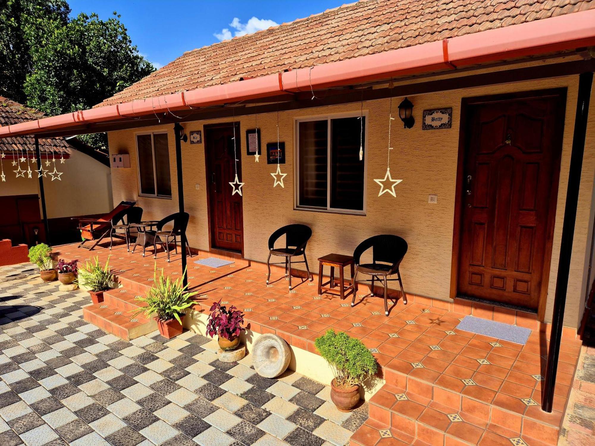 Sunny Smiles Homestay Mangalore Eksteriør bilde